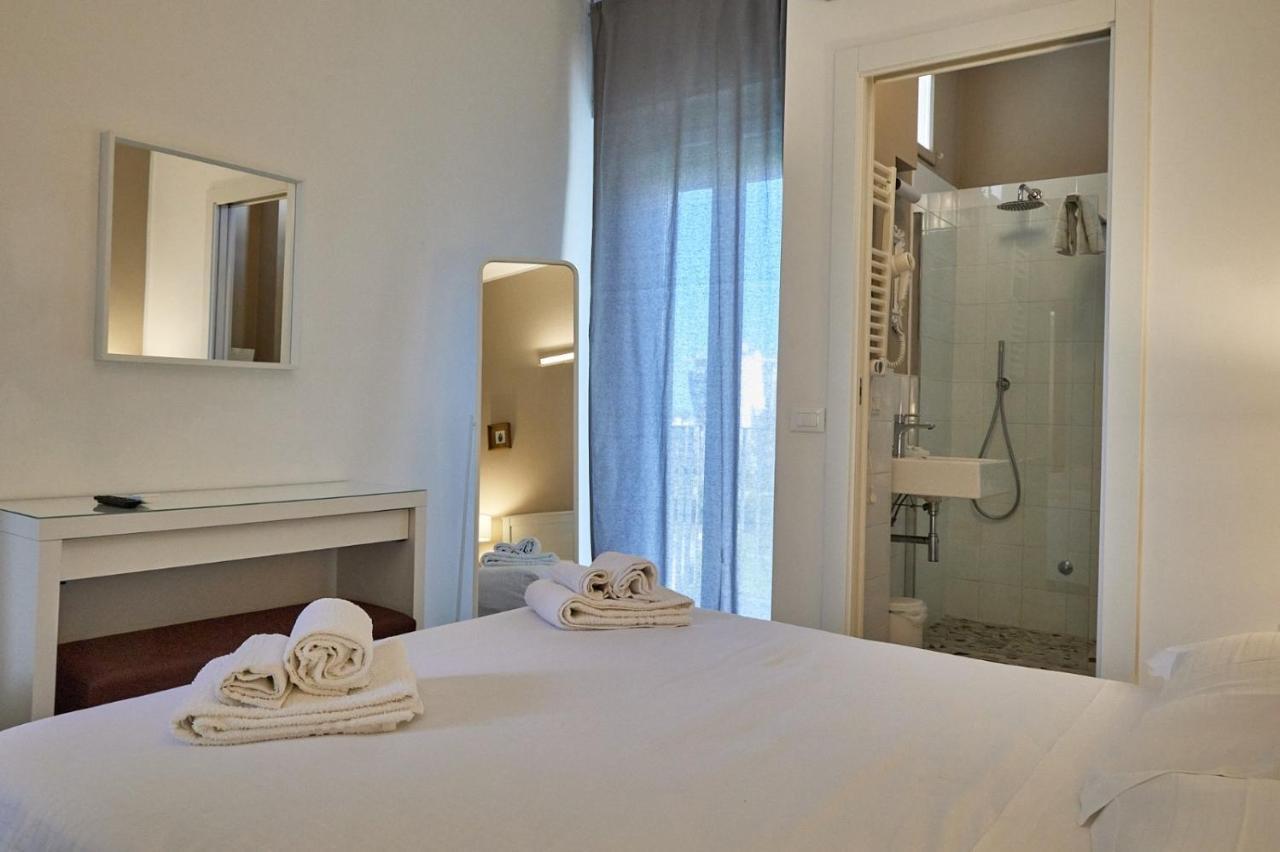 Hotel Spring リミニ エクステリア 写真