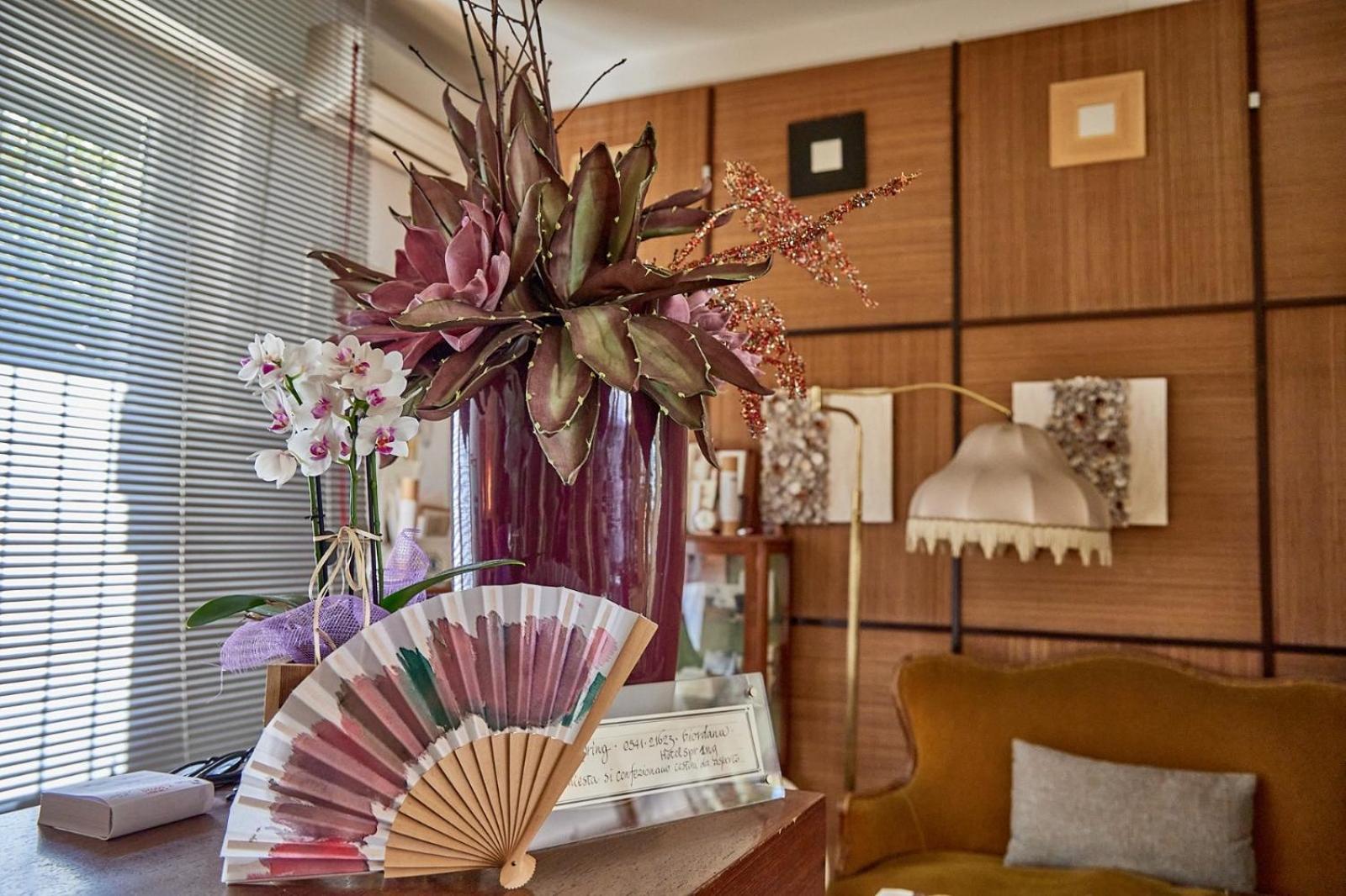 Hotel Spring リミニ エクステリア 写真