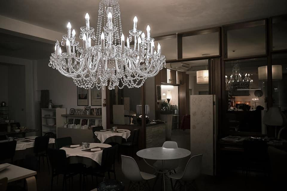 Hotel Spring リミニ エクステリア 写真